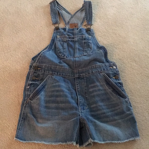 American Eagle Outfitters Denim - American eagle jean short bib overalls